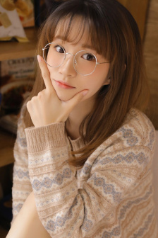 翁公与小莹